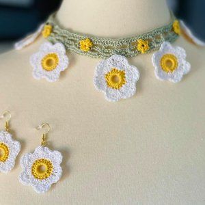 Daisies Crochet Necklace & Earrings